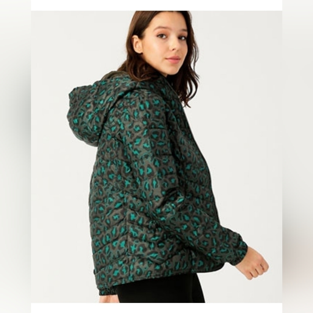 3/$30 Only Brown & Green Leopard Print Puffer Jacket size XS
